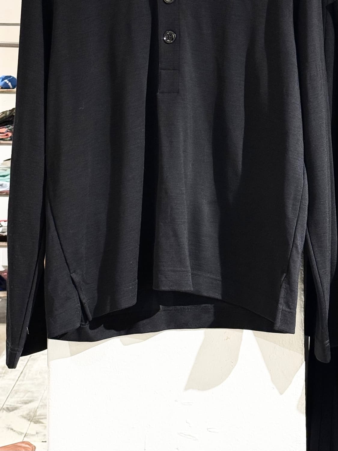 르메르 블랙 비스코스 울 혼방 헨리넥 롱 슬리브 상품이미지5