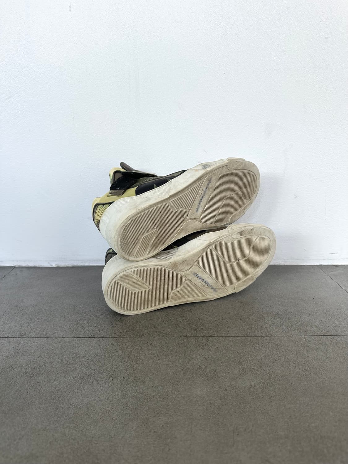 지방시 카모 타이슨 스타 스터드 하이탑 상품이미지6