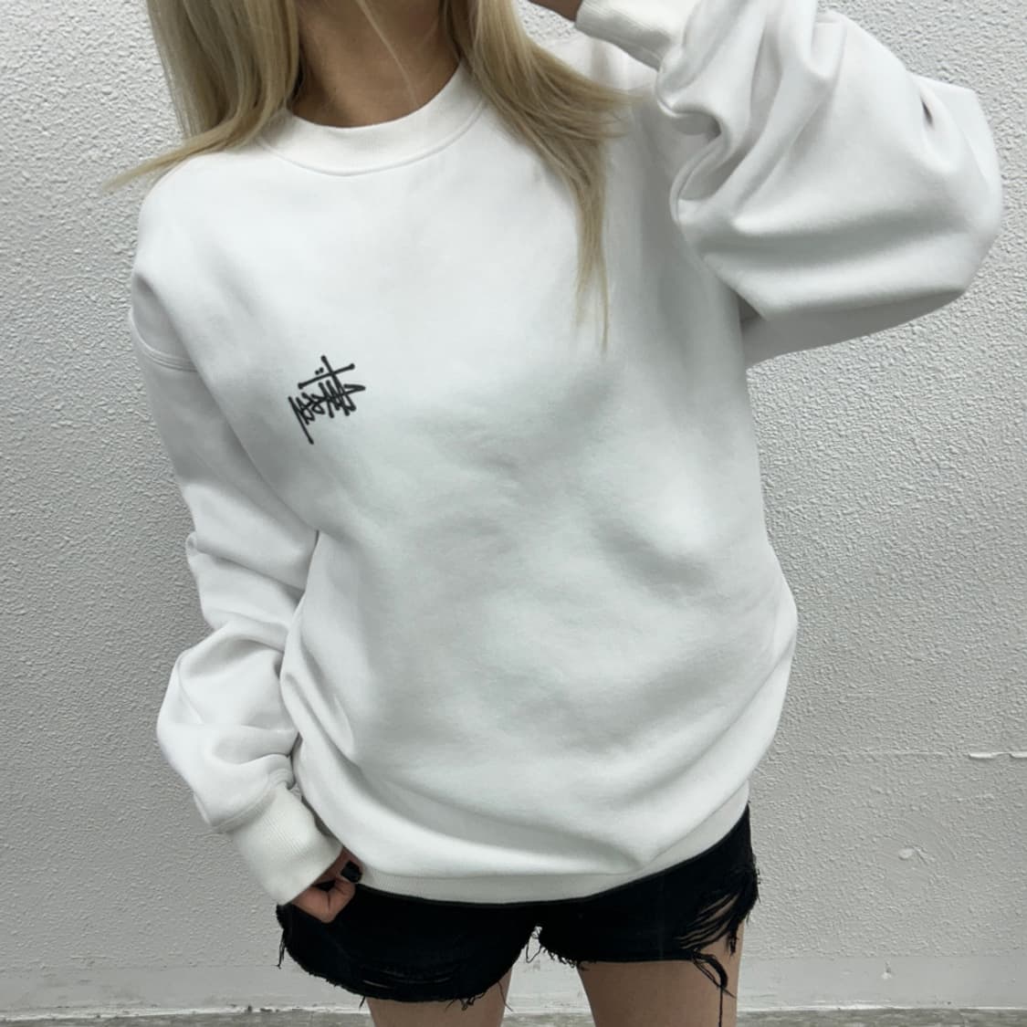 스투시 미니로고 화이트 맨투맨 M 상품이미지1