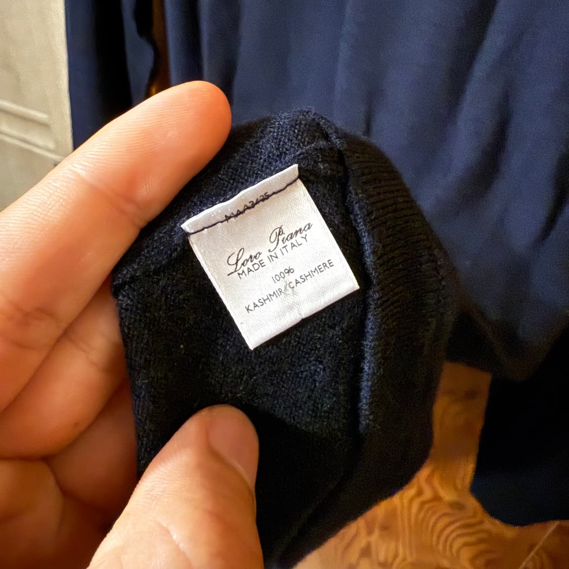 로로피아나 캐시미어 100% 니트 판매 합니다. 상품이미지5