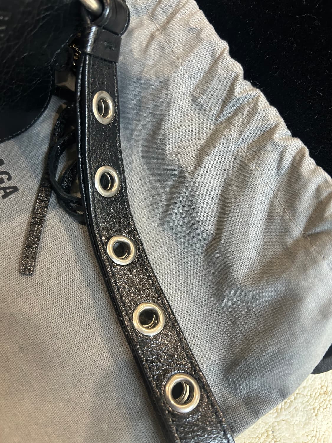 [정품/중고] 발렌시아가 르 카골 XS 슬링백 상품이미지4