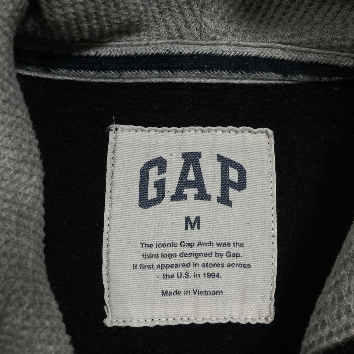 GAP 스펠아웃 빅로고 블랙 후드티 상품이미지3