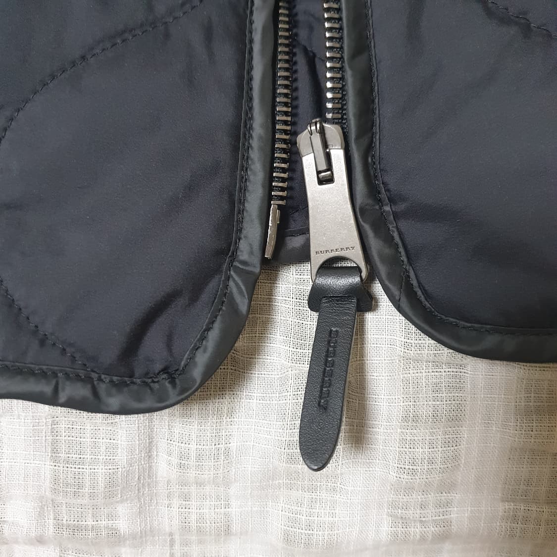 Burberry 버버리  퀼팅 베스트 누빔 경량 조끼 상품이미지3