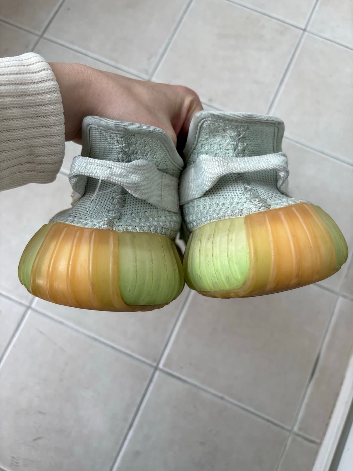 아디다스 이지부스트 350 V2  상품이미지2