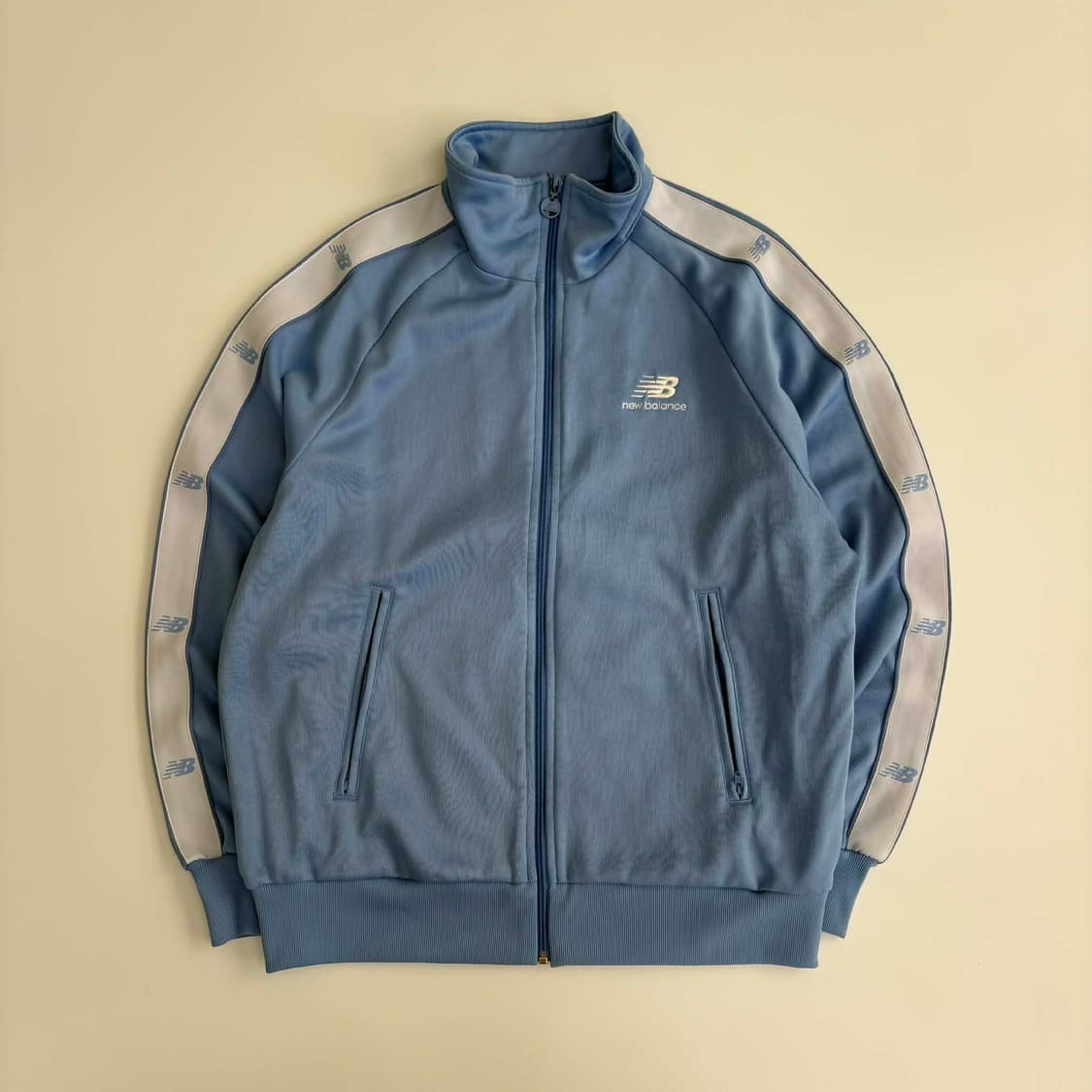 뉴발란스 뉴진스st 아노깔 스포티 트랙탑 희귀져지(M) 상품이미지3