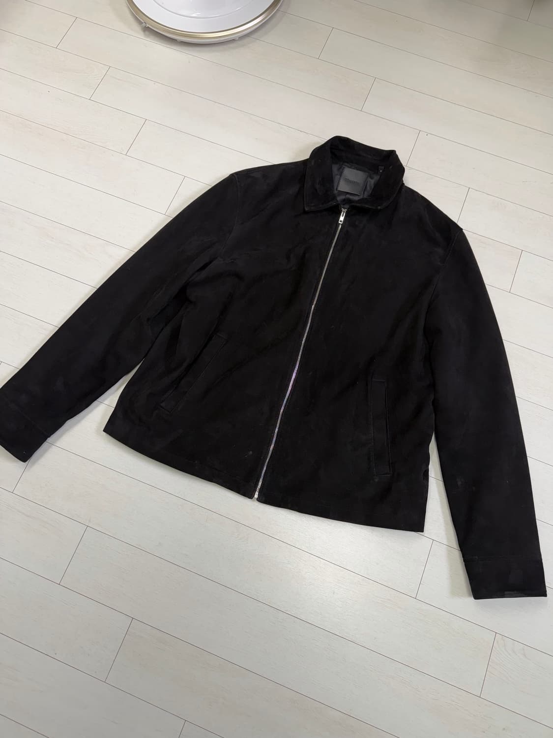 띠어리 양가죽 자켓 L 사이즈   블랙색상  상태 9.2/10  실물 정 상품이미지1