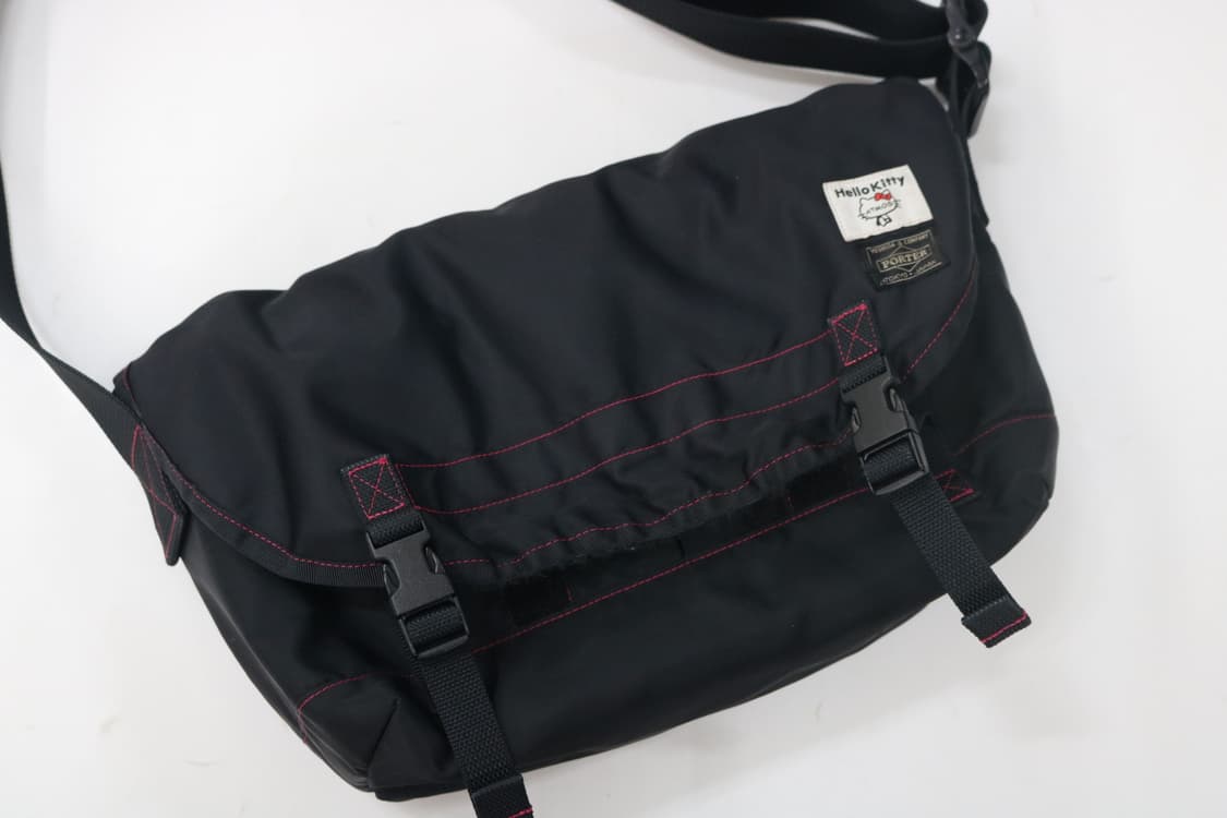 포터 x 아트모스 x 헬로키티 삼자협업 메신저 백 상품이미지3