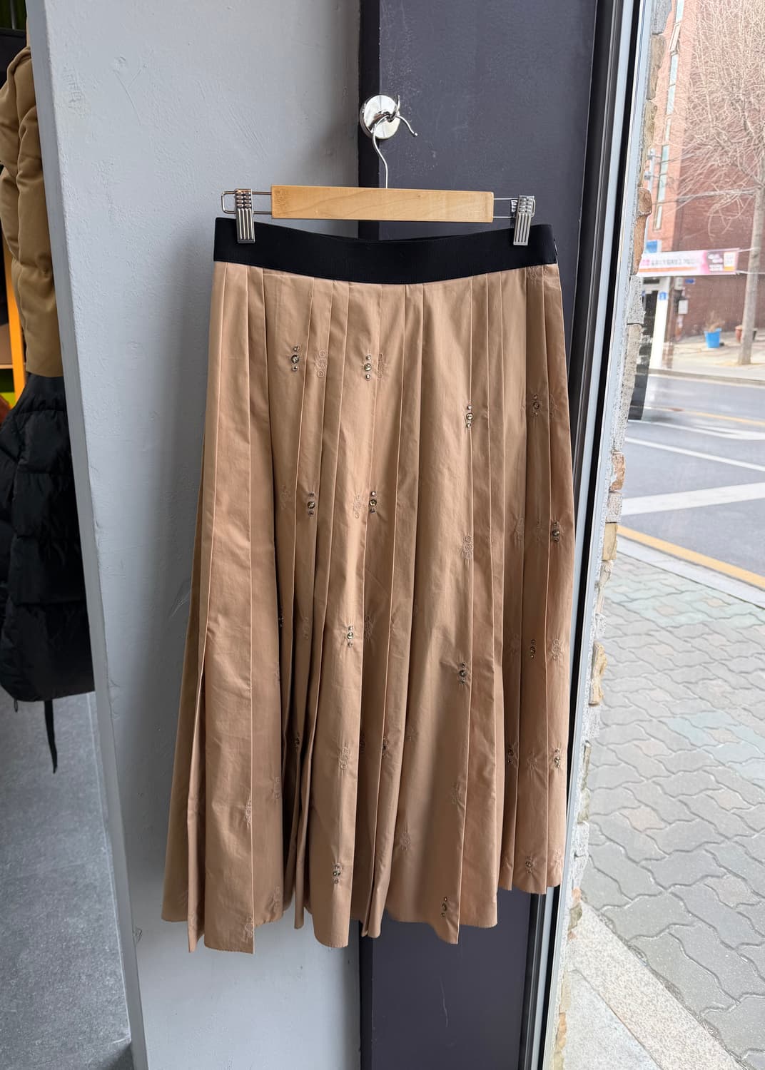 67/ 랑방컬렉션 플리츠 비즈 미디 밴딩 스커트 상품이미지9