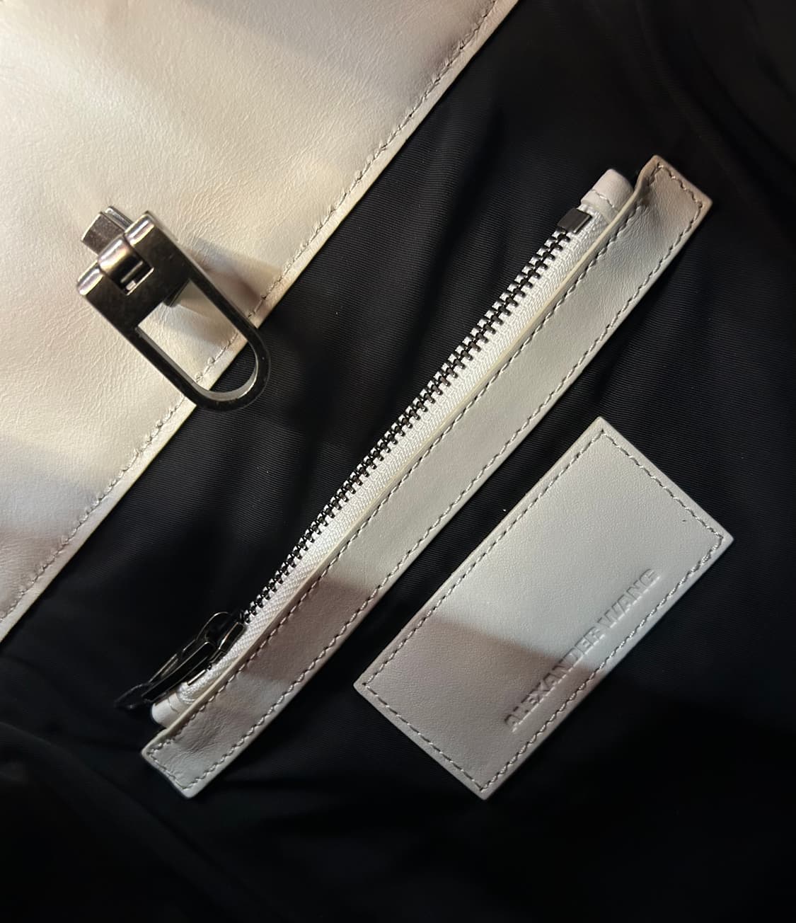 alexander wang sling bag 알렉산더 왕 슬링백 상품이미지3