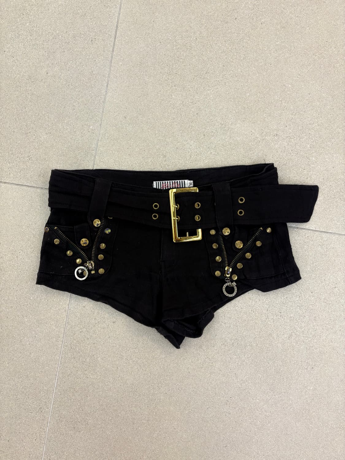 지퍼 디테일 벨트 숏츠 상품이미지1