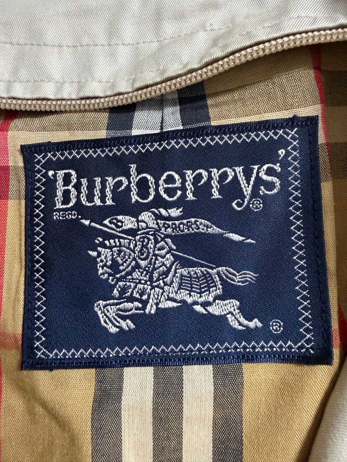 버버리 싱글 트렌치코트 상품이미지3