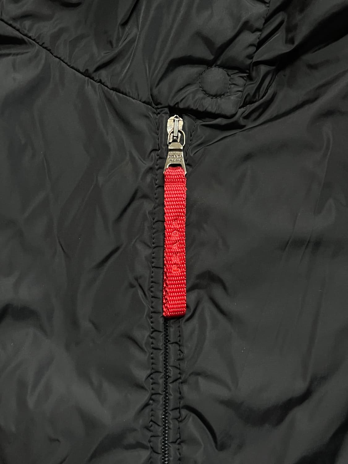 프라다 스포츠 후드 패딩 자켓 포코노 상품이미지3