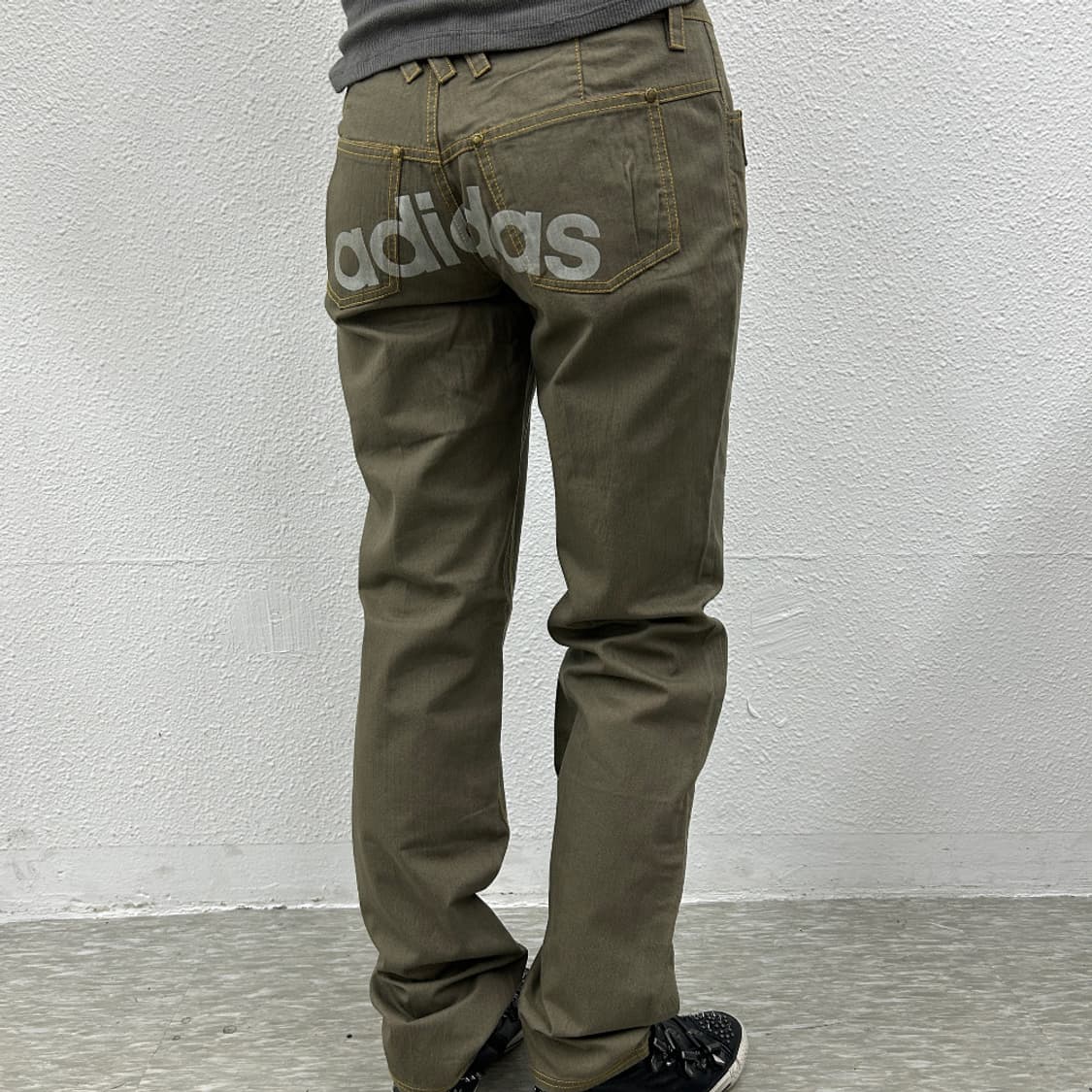 아디다스 00's 백로고 카키 팬츠 85 상품이미지1