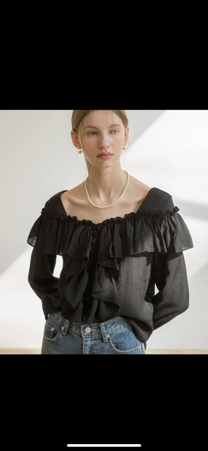 클렛 스퀘어 프릴 러플 블라우스 블랙 상품이미지4