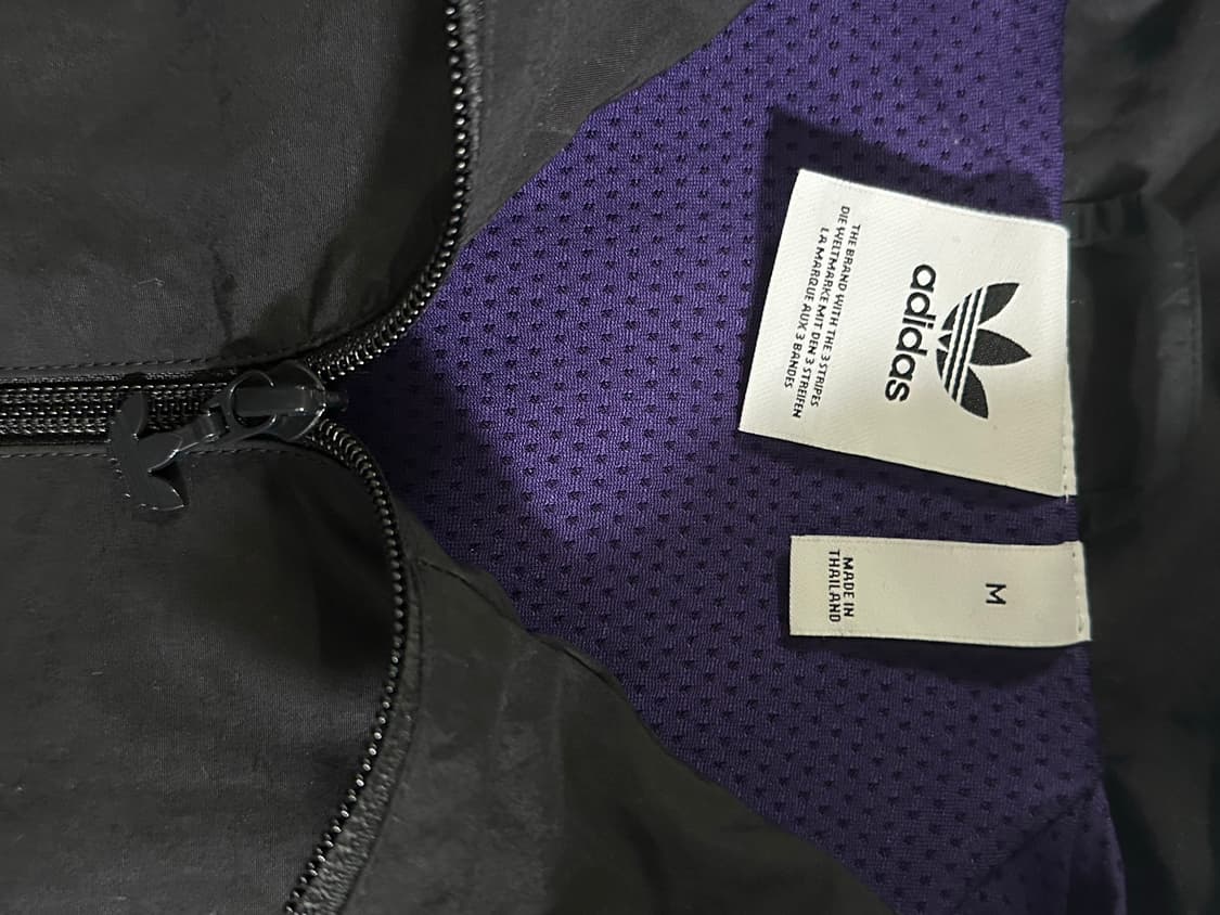 아디다스 스포티브 V라인 익스트림 오버핏 바람막이 상품이미지4