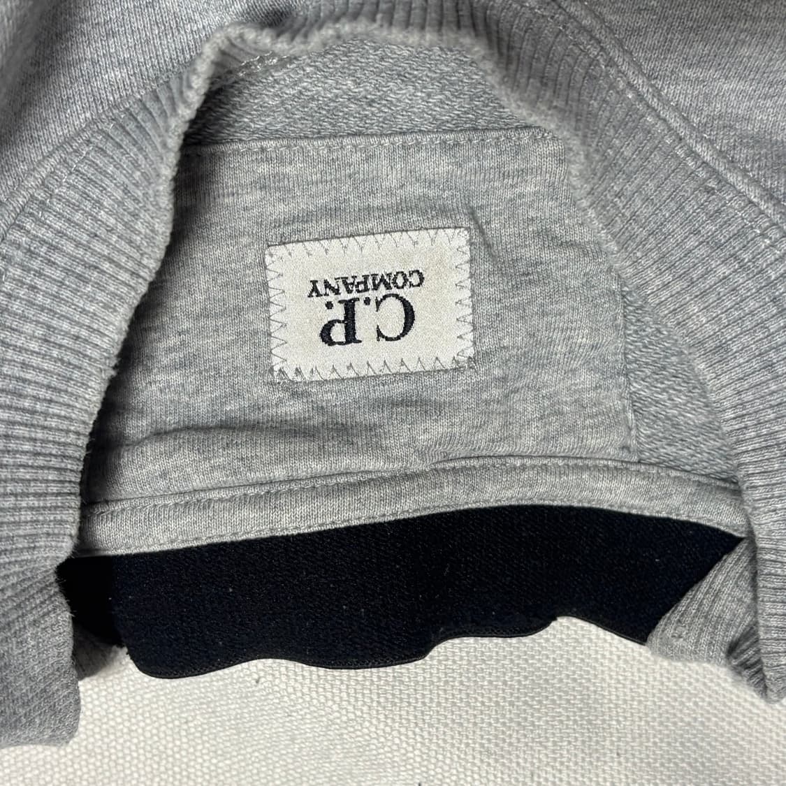 L C.P. 컴퍼니 렌즈 맨투맨 상품이미지5