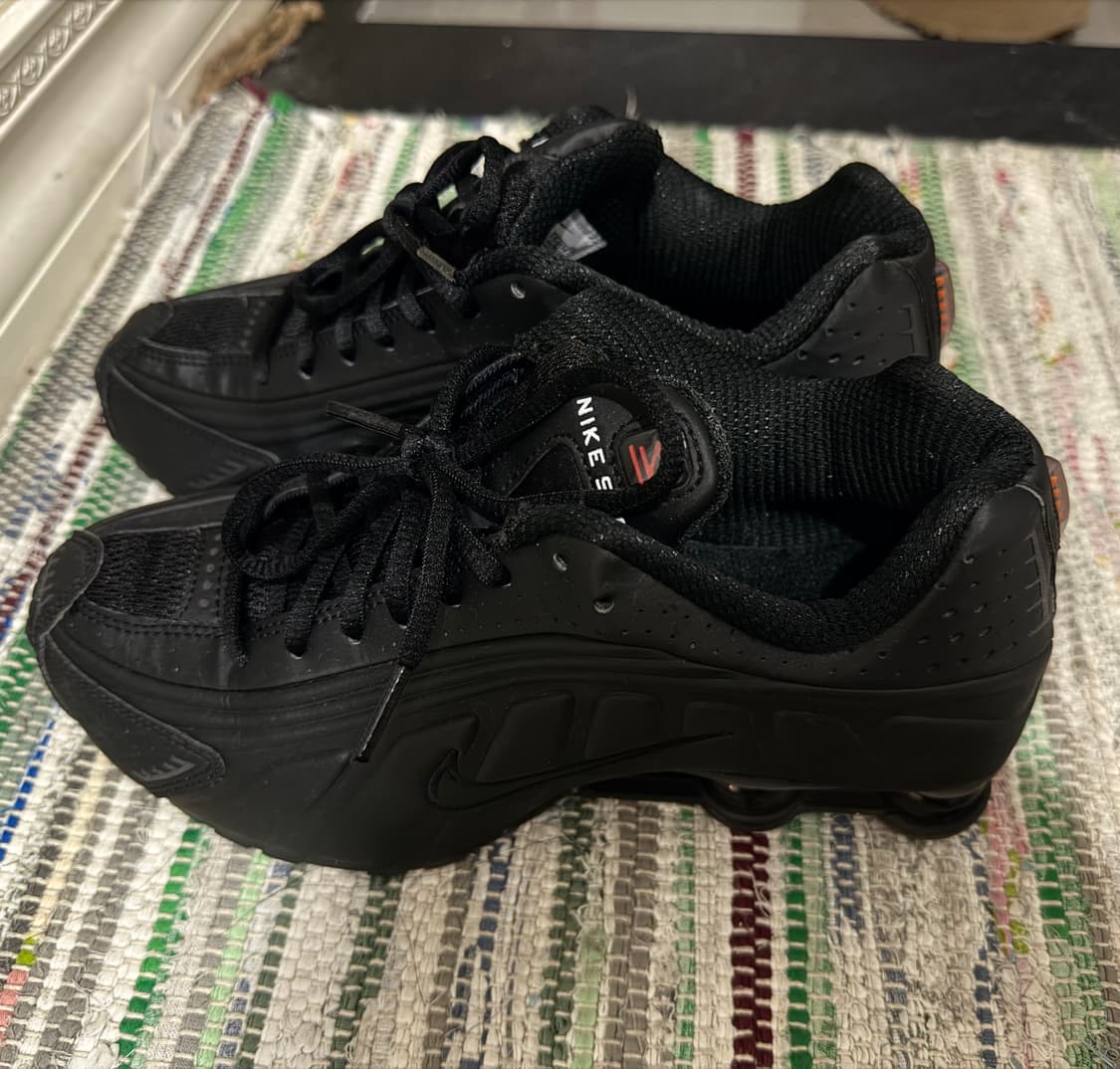 나이키 샥스 R4 240 상품이미지1