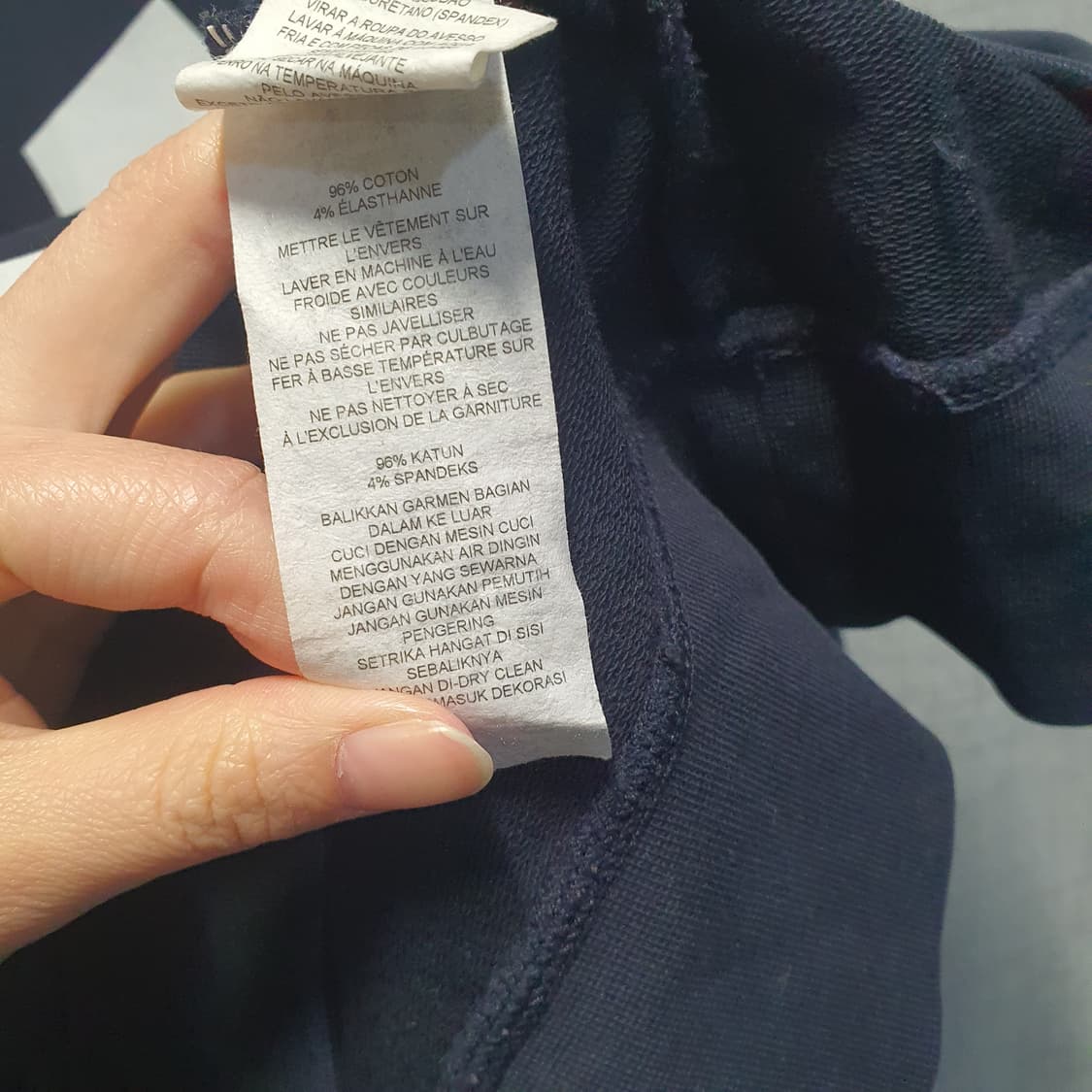 알마니 익스체인지 로고 맨투맨 블랙  상품이미지5