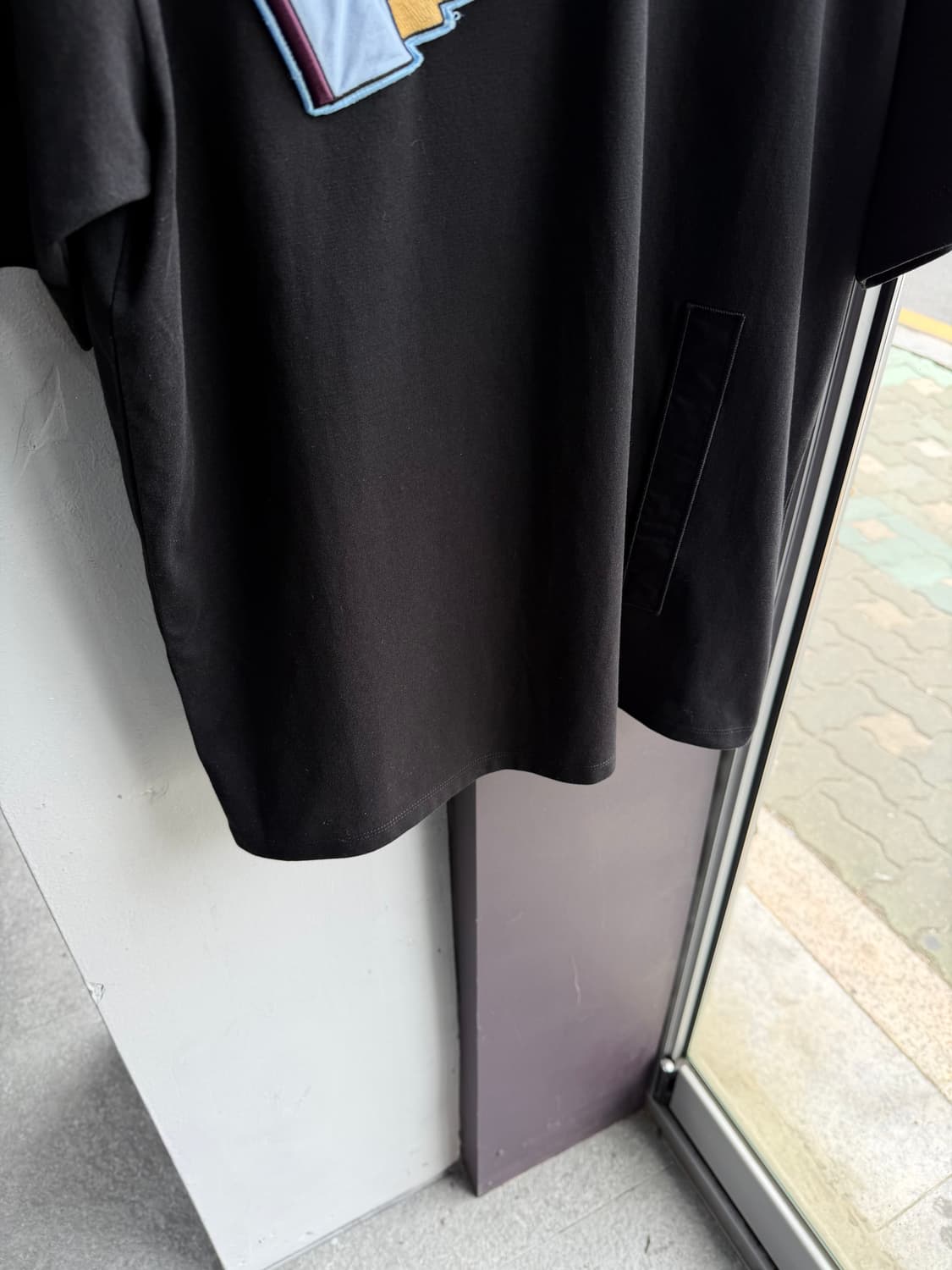 50/ 송지오 옴므 그래픽 패치 라운드 반팔 상품이미지4