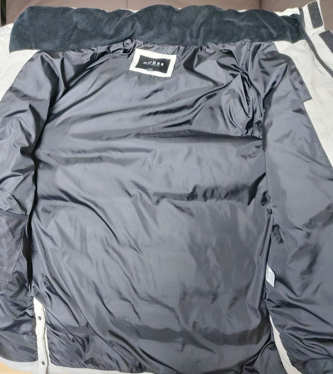 GUESS 남성 구스다운 하프패딩 (XL)105~110

 상품이미지7