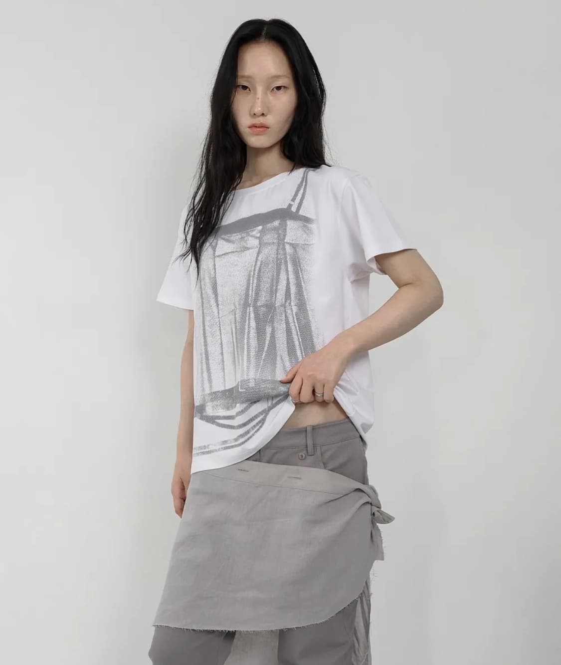벨트 레이어 프린트 티셔츠 상품이미지1