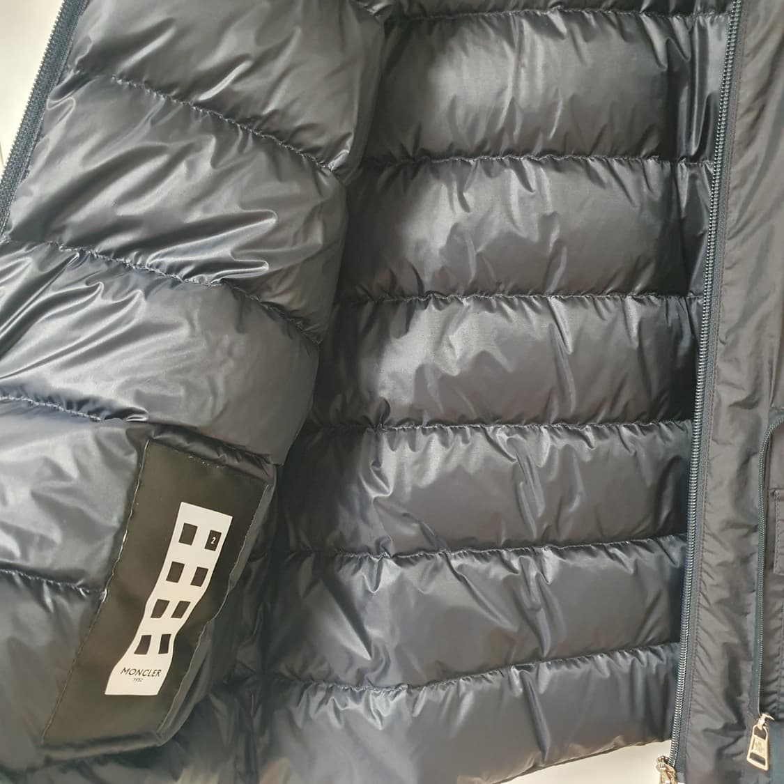 몽클레어x지니어스 콜라보 패딩 조끼 4사이즈 상품이미지3