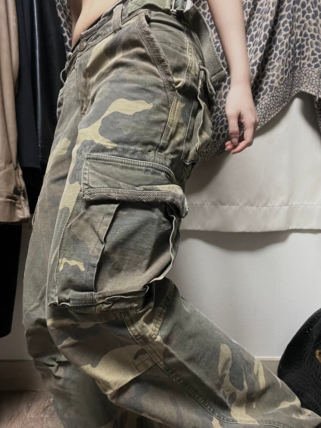 빅포켓 디테일 카모 카고팬츠 상품이미지5