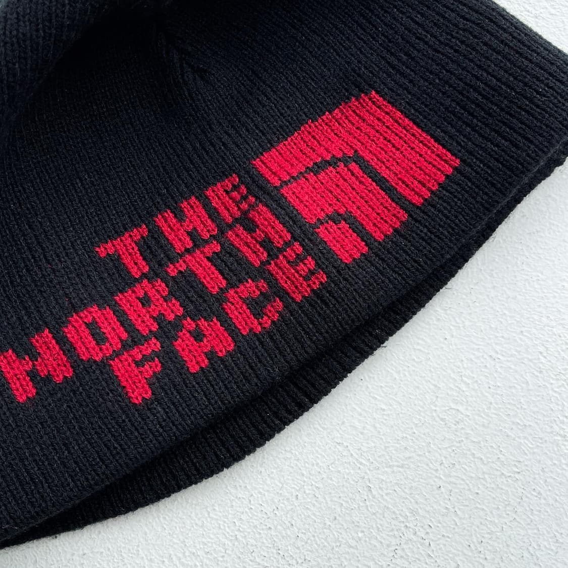 노스페이스 TNF 로고 블랙/레드 아크릴 비니 상품이미지4