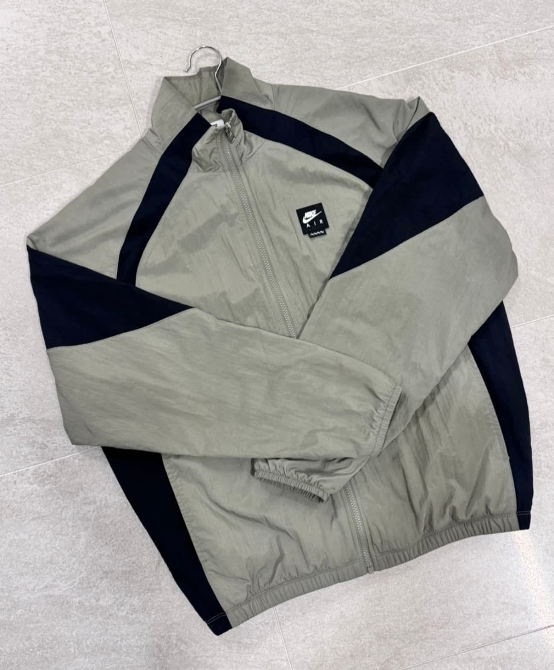 나이키 클럽 우븐 바람막이 자켓 (XL) 판매합니다. 이제 나오지않는 한 상품이미지1