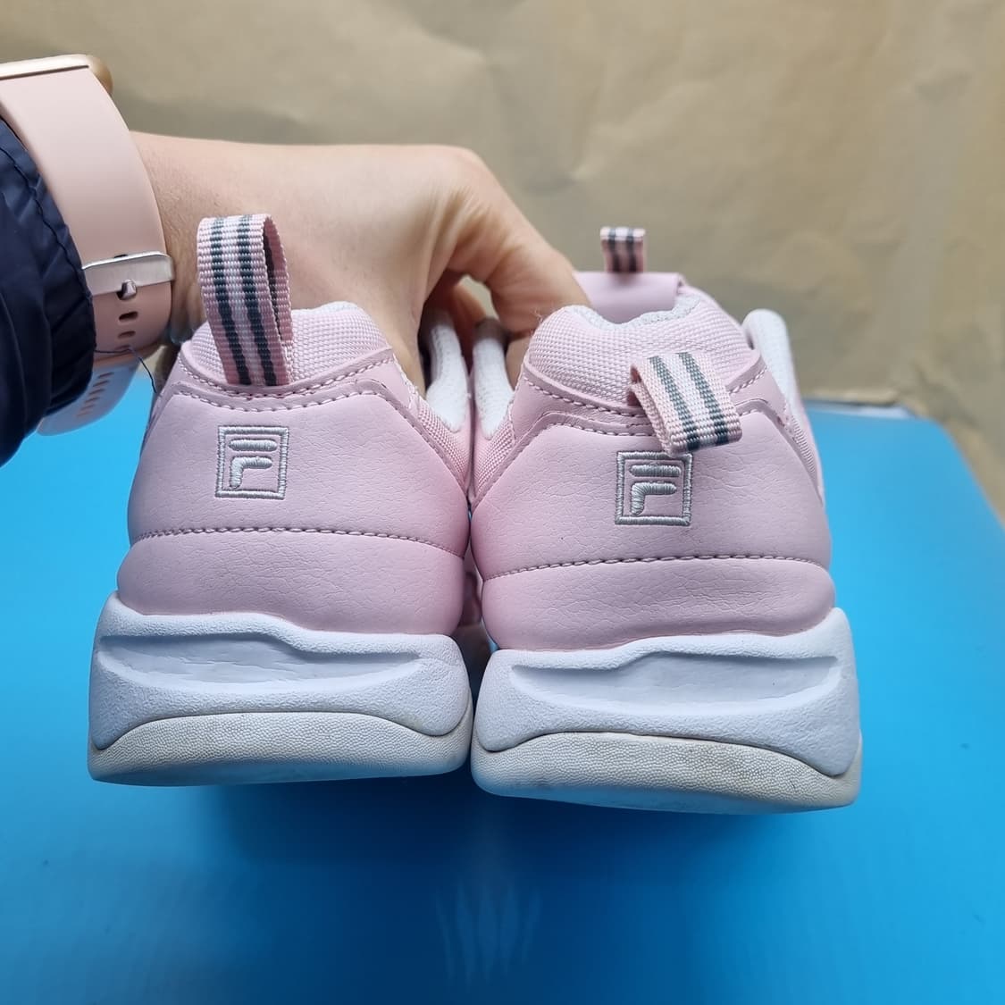 휠라 디스럽터. 여성운동화240. 상품이미지4