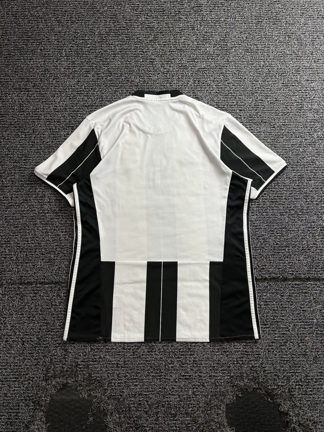 아디다스 유벤투스 FC 레트로 유니폼 4222 상품이미지5