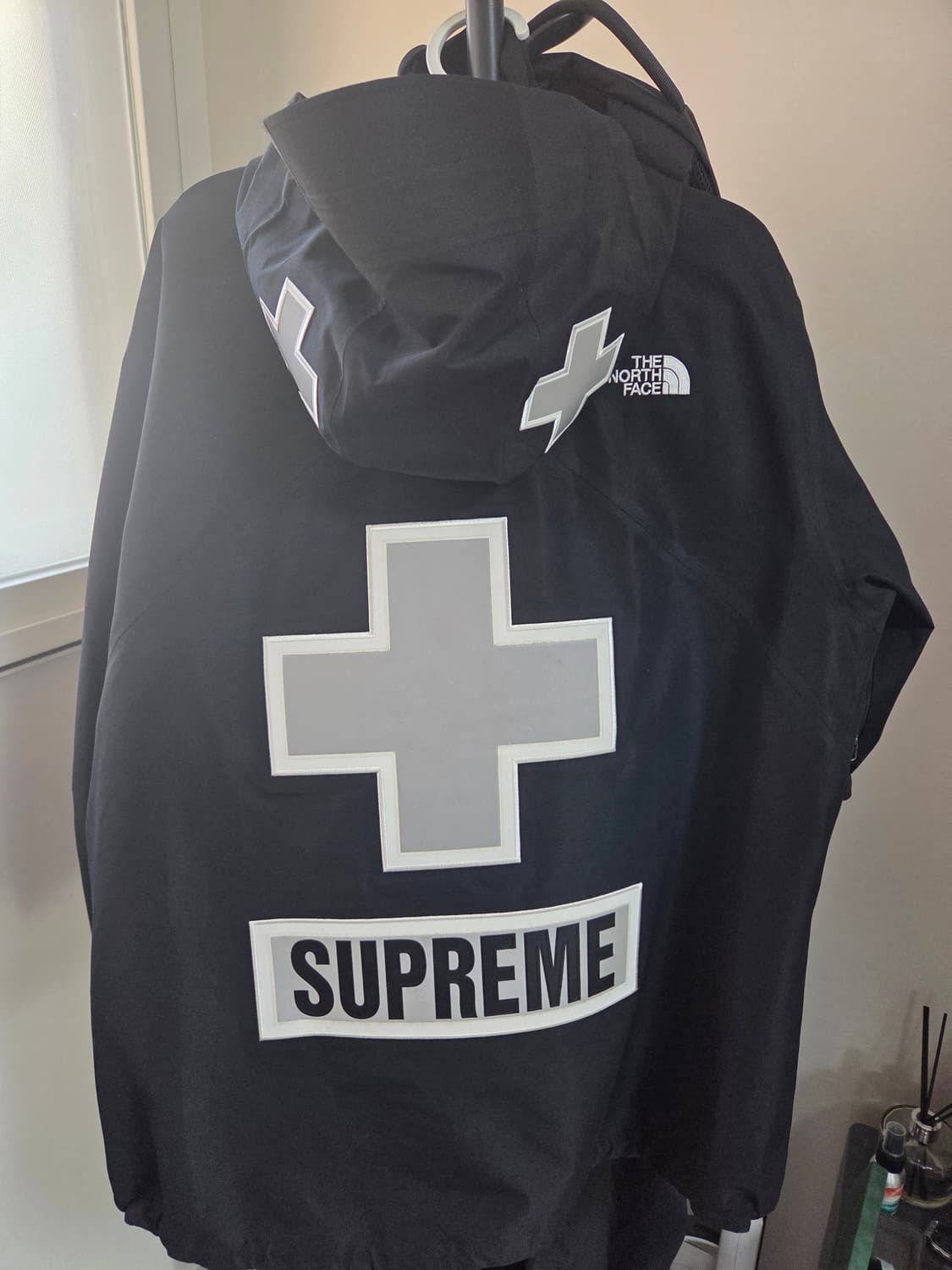 슈프림 x 노스페이스 서밋 시리즈 레스큐 자켓 블랙 - 22 상품이미지3