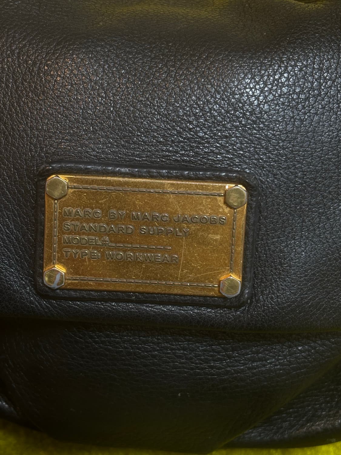 마크 제이콥스 클래식 Q 플랩 퍼시 미니 크로스백 상품이미지8