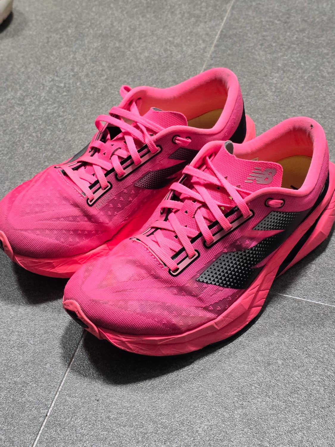 뉴발란스 퓨어셀 레벨  v4 러닝화 260사이즈 상품이미지1