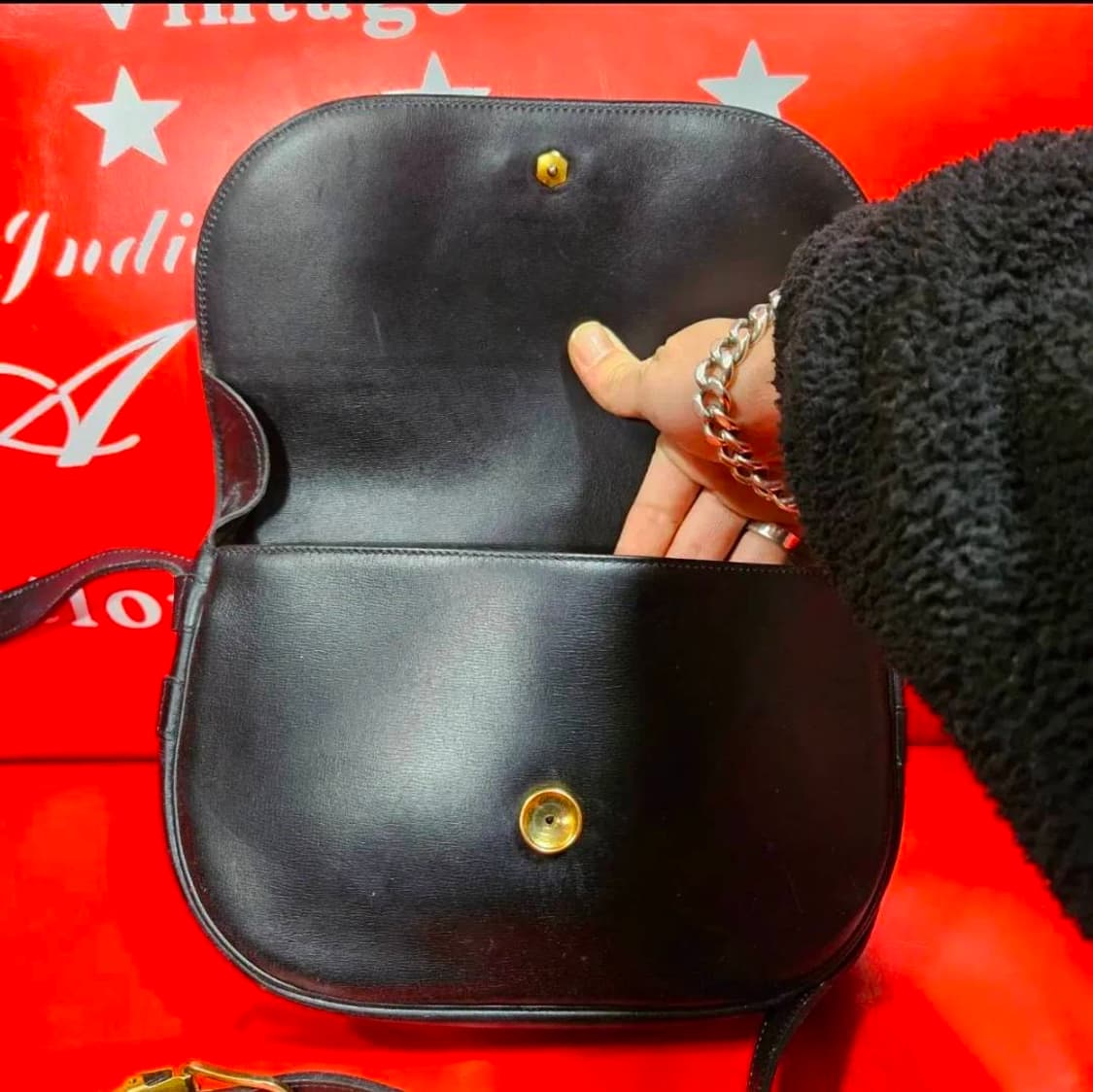 크리스찬 디올(Christian Dior) 빈티지 CD로고 반달 크로스백 상품이미지4