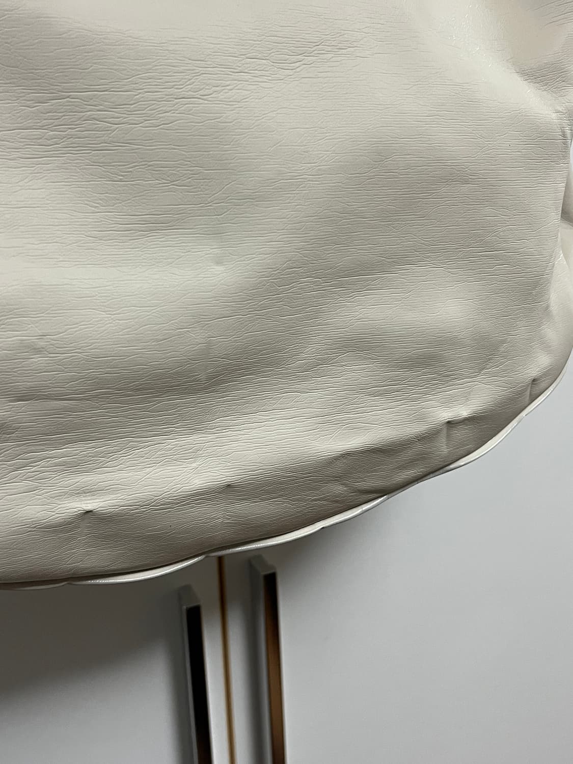 팔렛 크랙 레더 아이보리 문백 상품이미지3