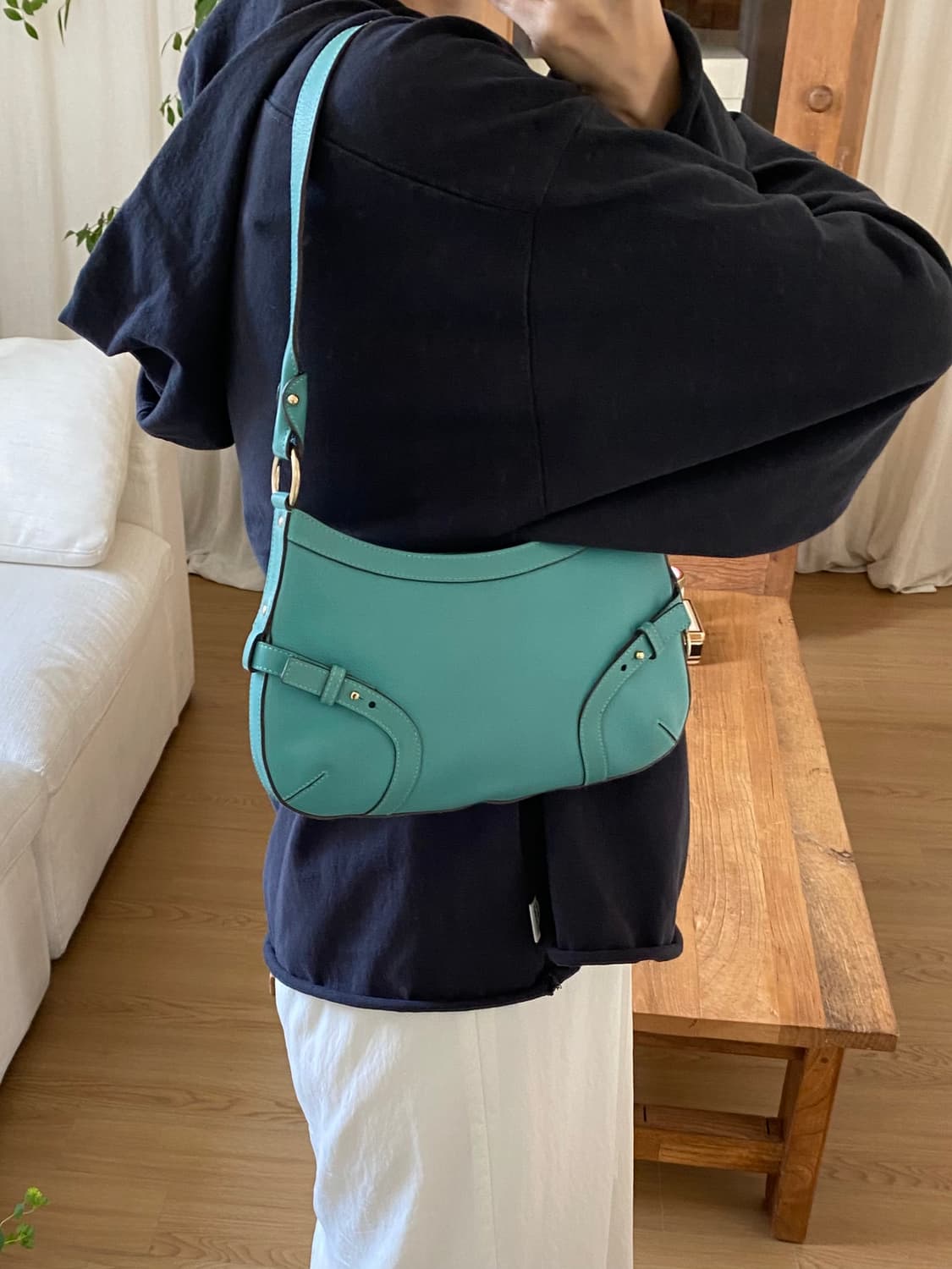 빈티지 페라가모 아쿠아 민트 레더 호보 숄더백 상품이미지1