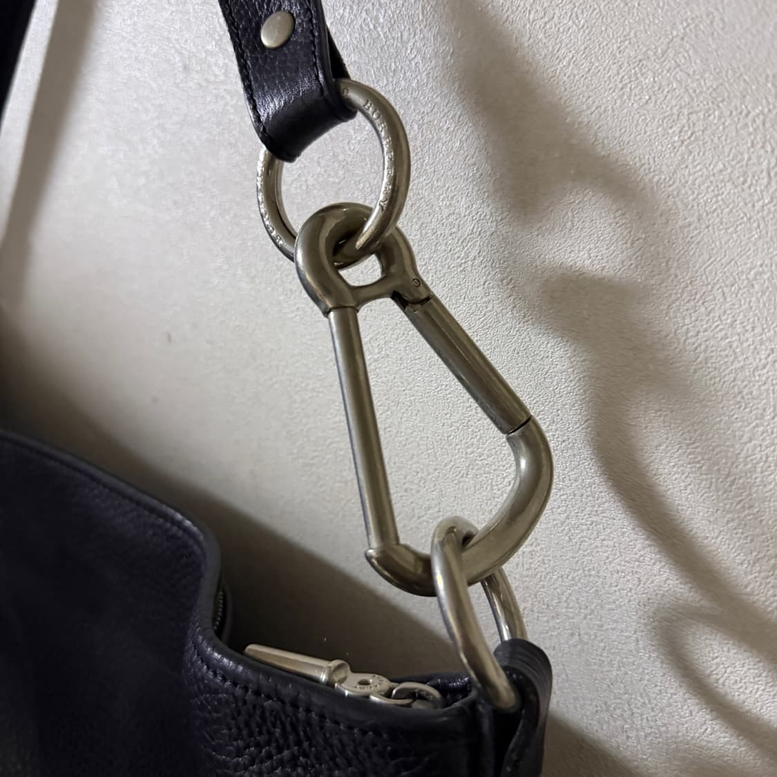 버버리 소가죽 여성 레더 숄더백 상품이미지6