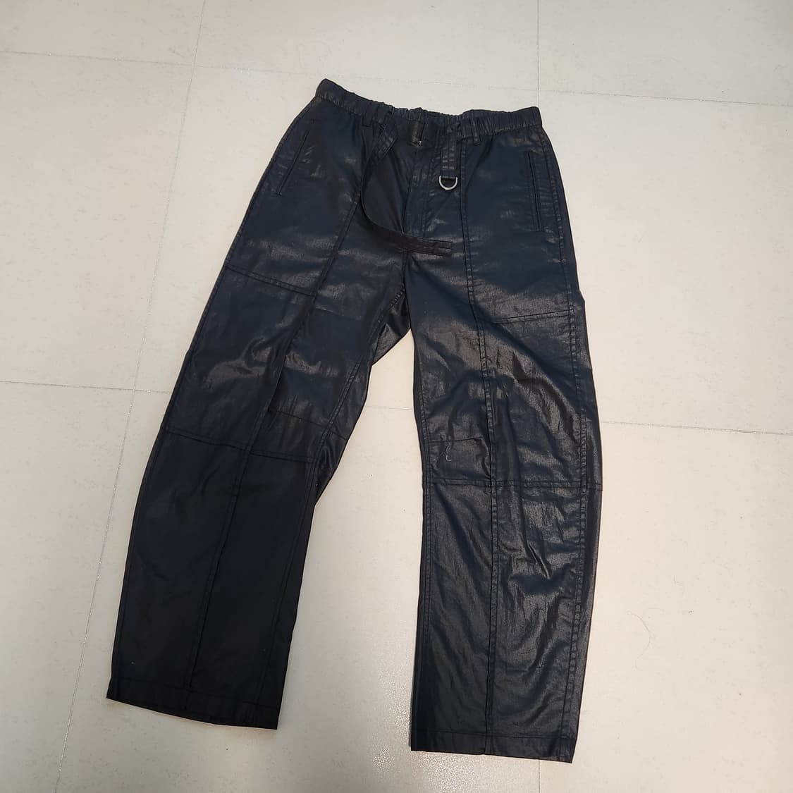 인사일런스 커브드 코튼 팬츠 COATED BLACK 상품이미지6