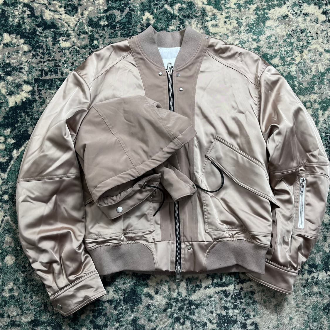 Haleine 알렌느 사틴 바시티 3D 봄버 자켓(1) 상품이미지1