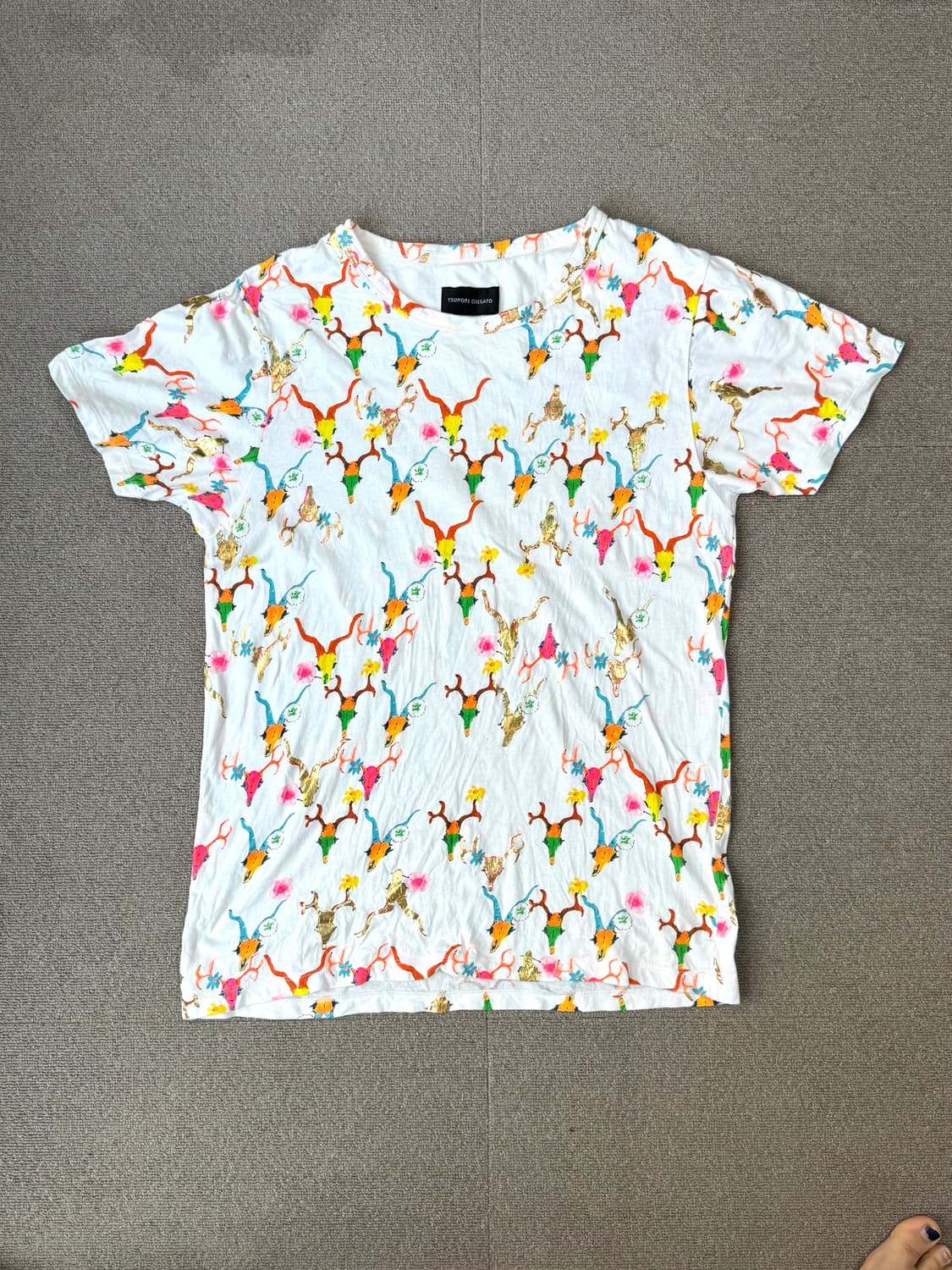 츠모리 치사토 헌팅 트로피 형광 프린팅 티셔츠 상품이미지1