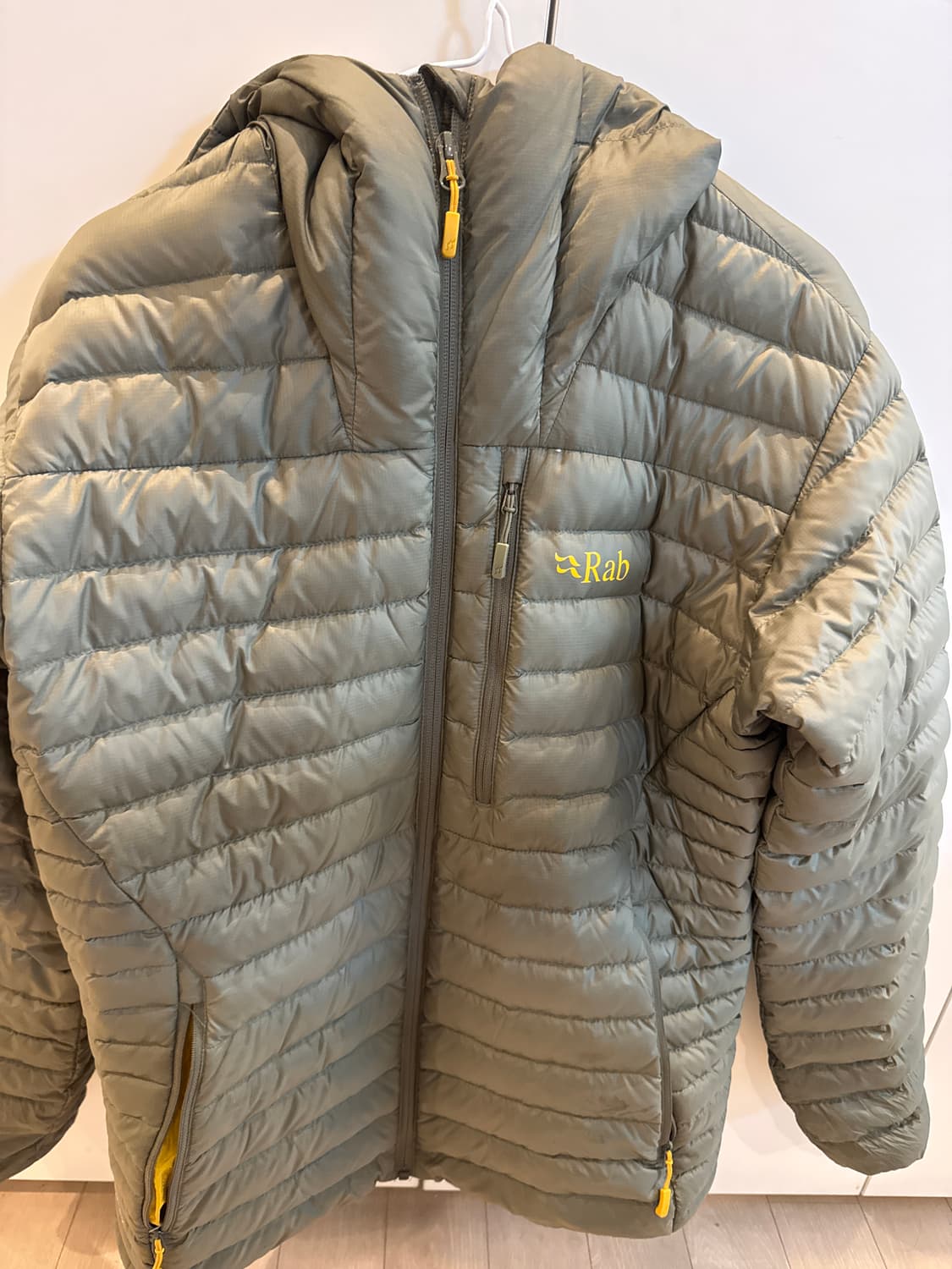 Rab Microlight Alpine Jacket Light Khaki 상품이미지1