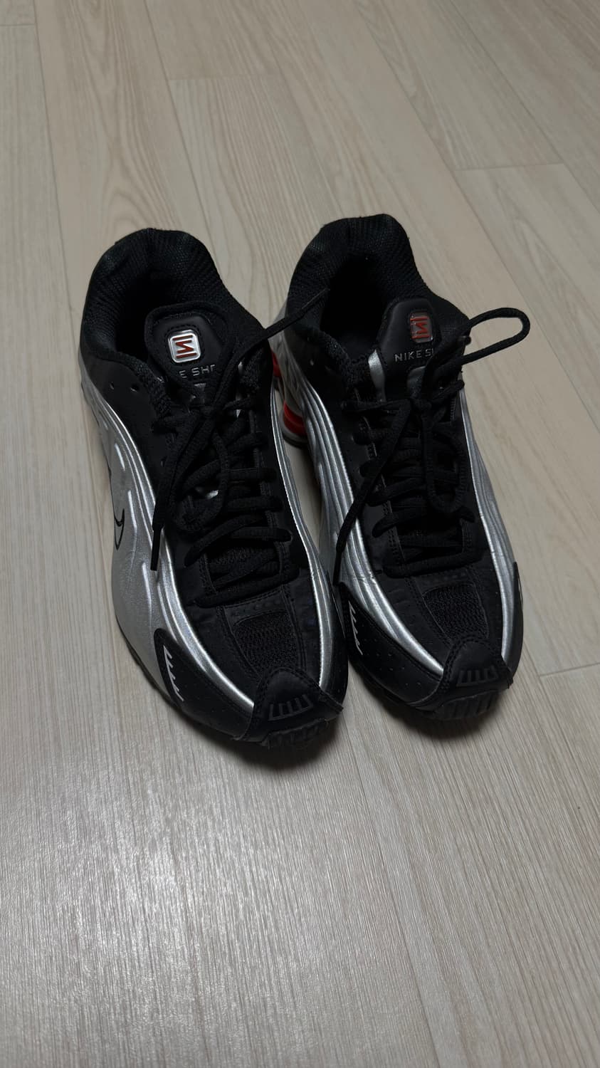 나이키 샥스 메탈릭 실버 레드 상품이미지2