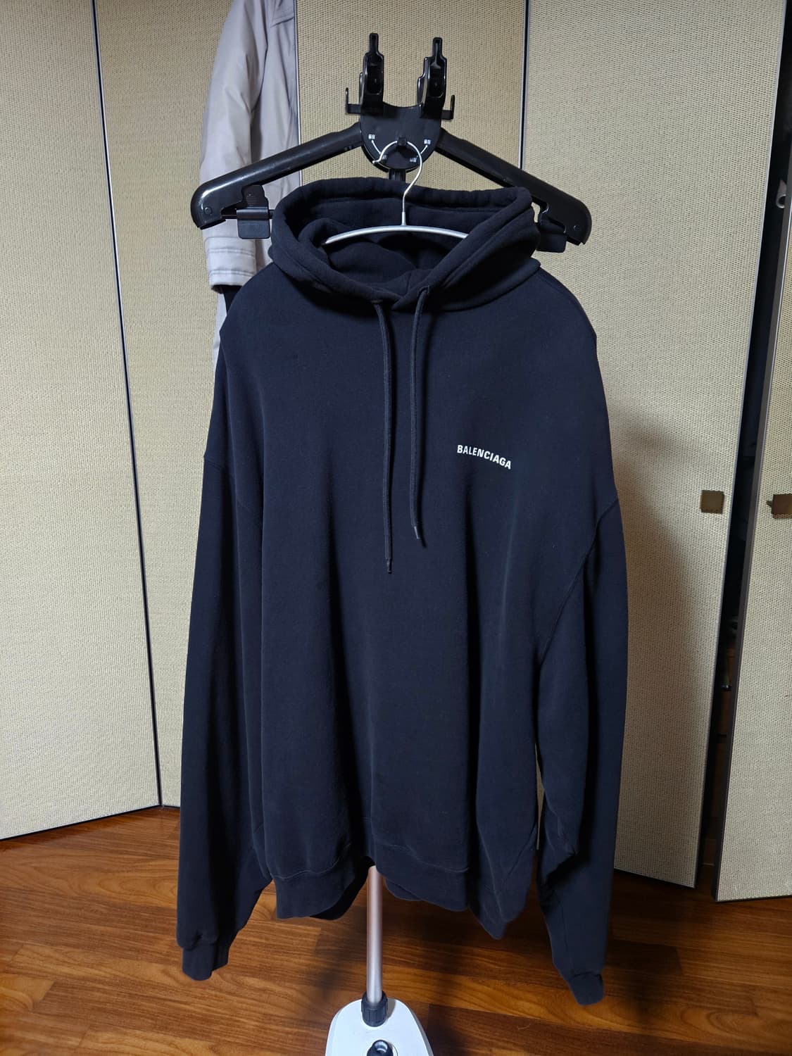 발렌시아가 DEFILE 백로고 후드티 상품이미지4