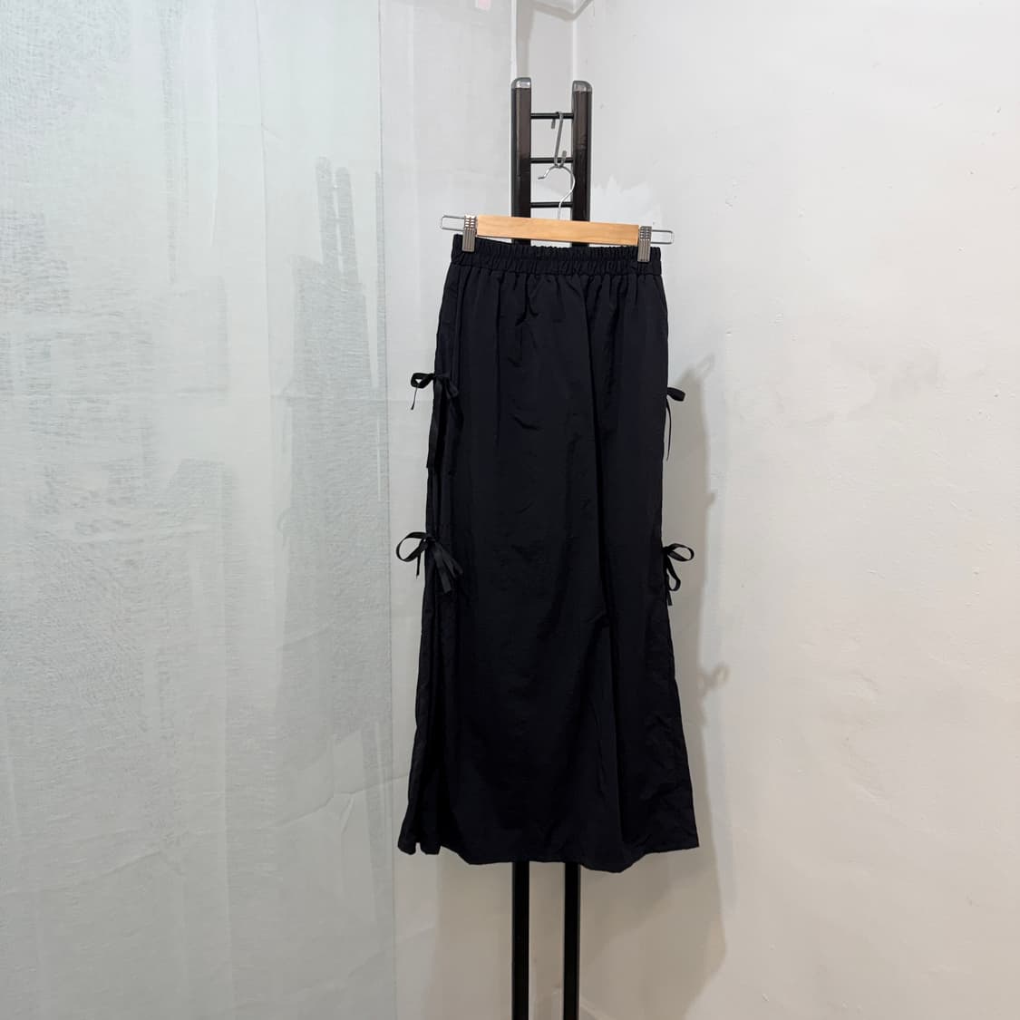 사이드리본 바스락 나일론 블랙롱치마 롱스커트 4464 상품이미지1
