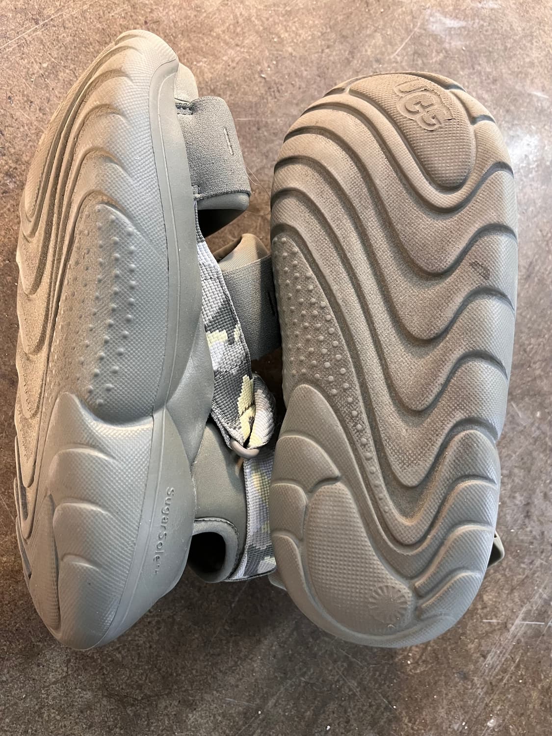 UGG 어그 골든글로우 샌들 235 상품이미지3