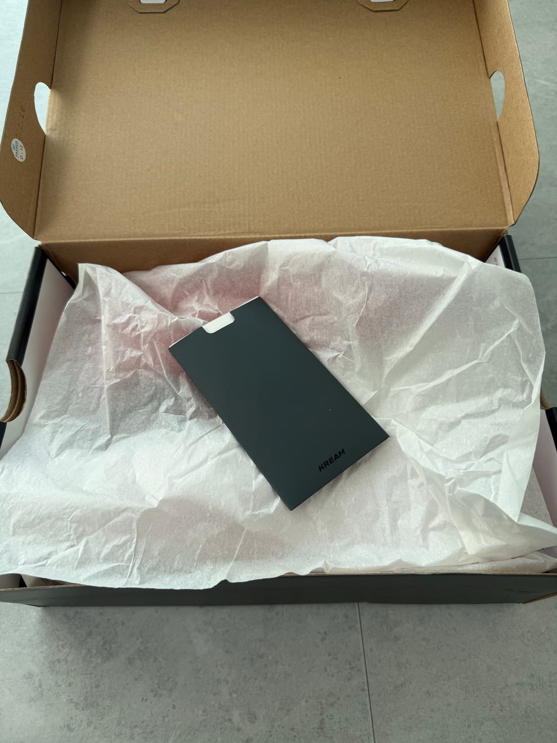 나이키 에어포스 1'07 LV8 로우 트리플 레드 상품이미지4