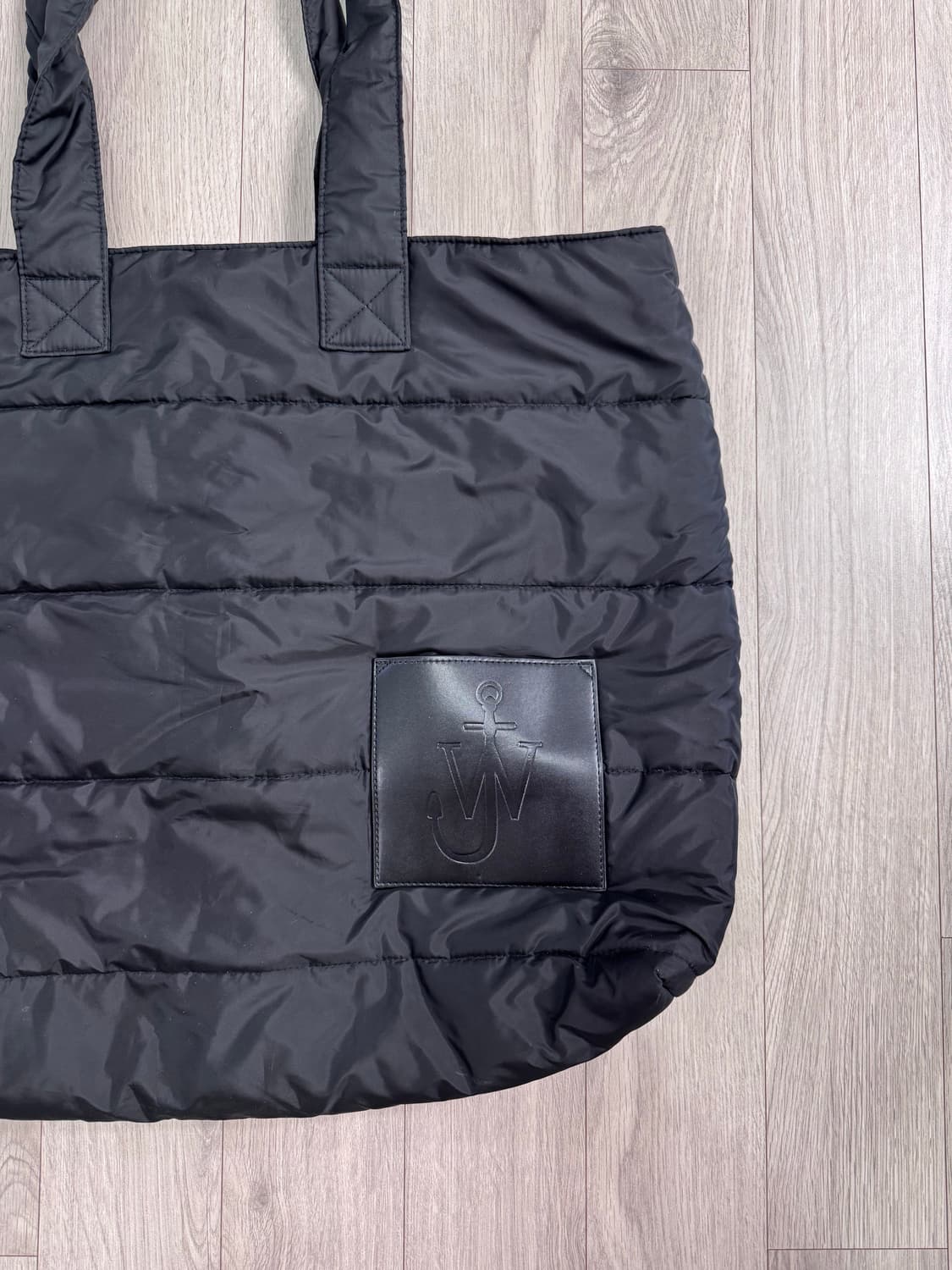 jw앤더슨 유니클로 패디드 토트백 상품이미지2