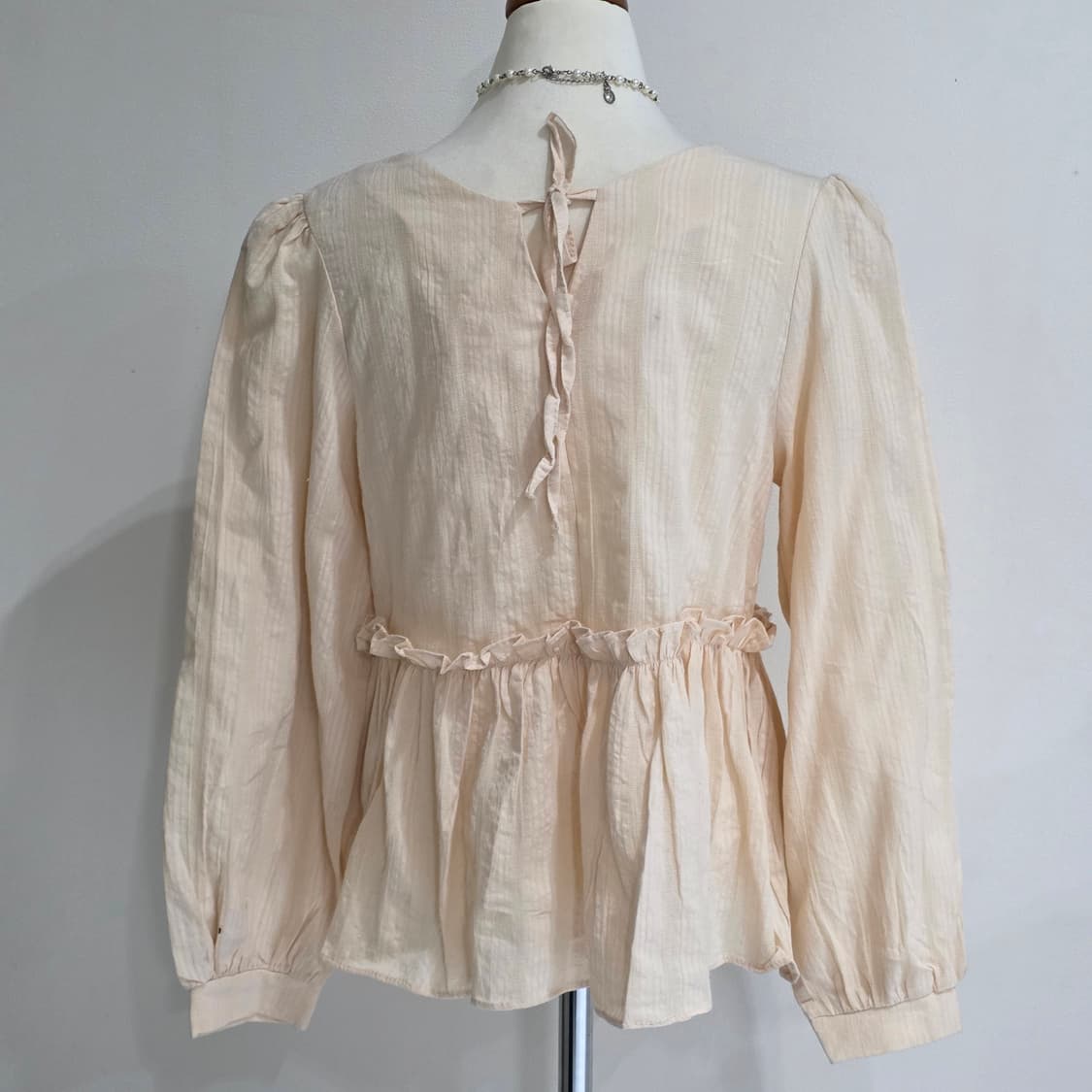 빈티지)하구미모리걸 아이보리 리본 셔링 로맨틱 린넨페플럼 린넨블라우스 상품이미지2