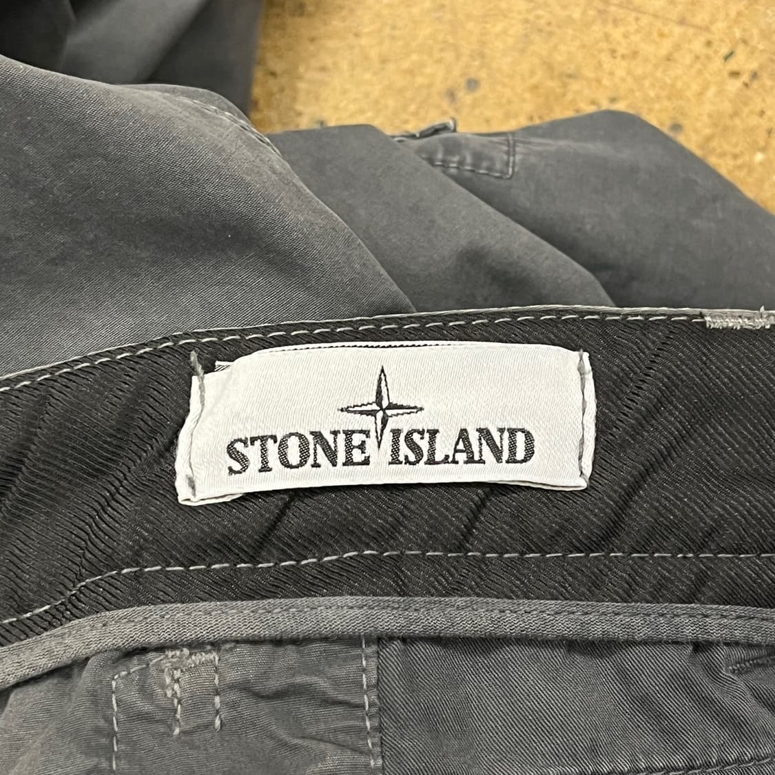 [정품/30] 스톤아일랜드 와펜 카고 팬츠 b17 상품이미지4